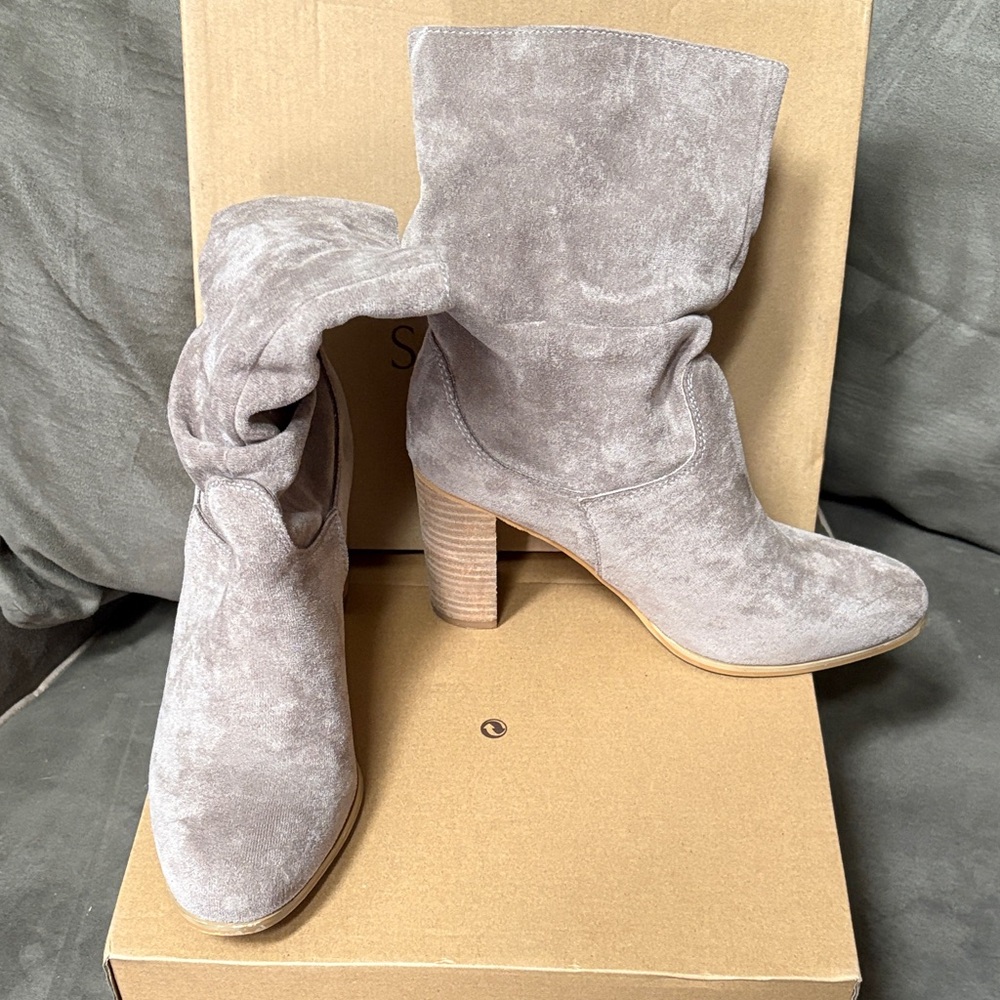 Oasis Gray Suede Heeled Boots
